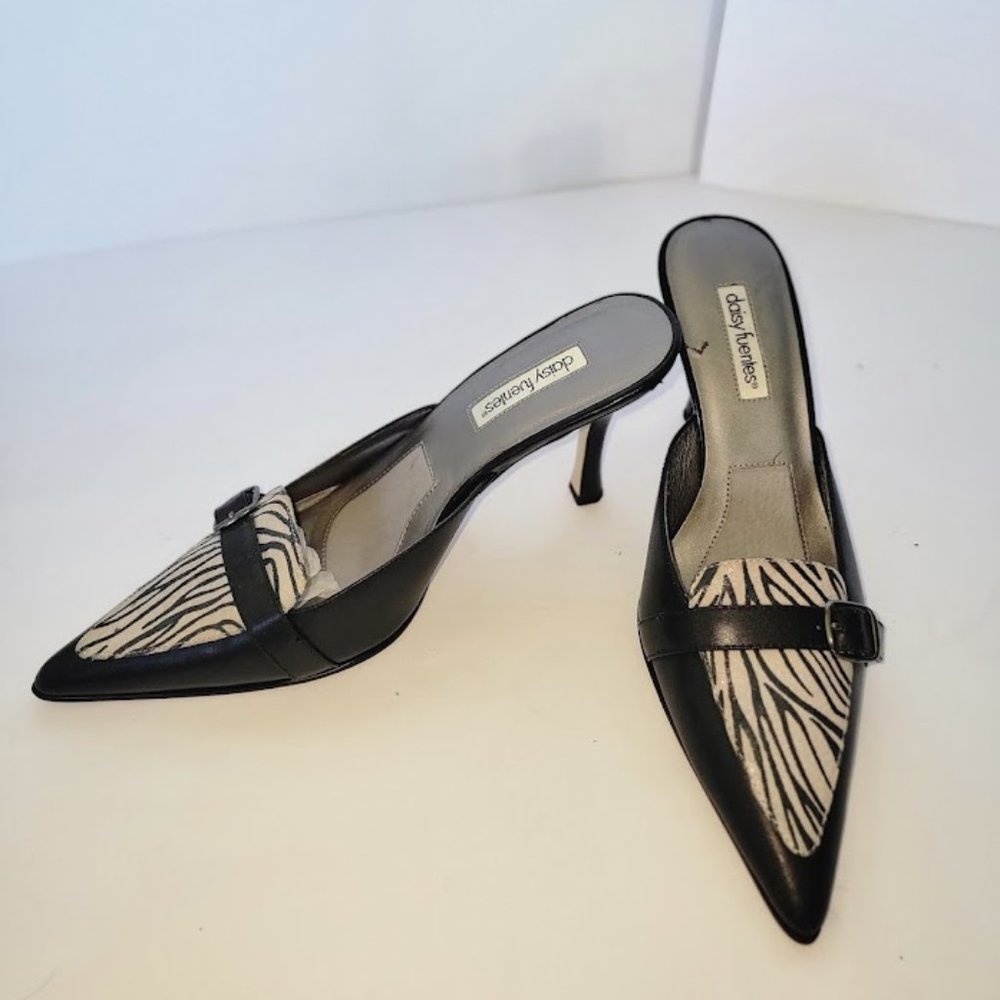 Daisy Fuentes Sz 9 M Black Leather Zebra Print Calf Slide-on great condition!